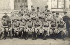 CARTE PHOTO Soldats (numeros divers sur les cols)