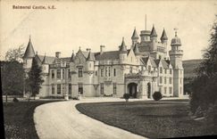 VINTAGE POSTCARD Balmoral Castle