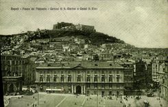 VINTAGE POSTCARD Napoli Plazza Del Plebiscito Certosa di S Martino E Manor house S Elmo