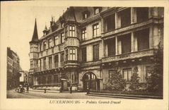 VINTAGE POSTCARD Luxembourg Ducal Large Palate