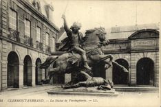 POSTAL Clermont-Ferrand de la VENDIMIA estatua el De Vercingetroix
