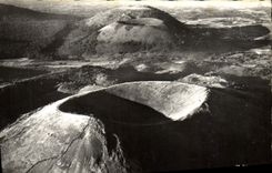 CPM En Avion Sur Les Environs De Clermont Ferrand Le Puy Pariou 