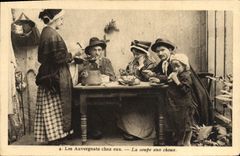 CPA Les Auvergnats Chez Eux La Soupe Aux Choux Folklore