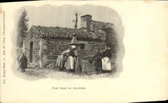 VINTAGE POSTCARD Communal oven In Auvergne Folklore Women