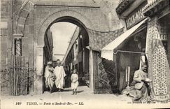CPA Tunis Porte et Souk le Bey