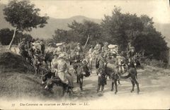 CPA Une Caravane en Excursion au Mont Dore