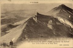 CPA L'Auvergne Environs Du Mont Blanc Autour Du Sancy Les Trois Filles Et Le Puy Gros