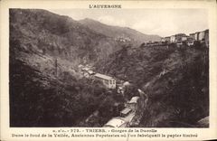 CPA L'Auvergne Thiers Gorges De La Durolle Dans Le Fond De La Vallee Anciennes papeteries 