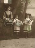 VINTAGE POSTCARD Alsace Children