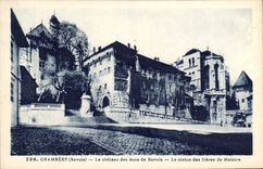 CPA Chambery Le Chateau des Ducs de Savoie La statue des freres de Maistre