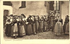 VINTAGE POSTCARD Kirchgang Folklore