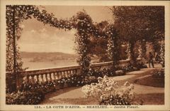 CPA Beaulieu Jardin Fleuri