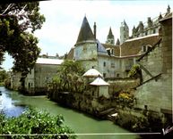 CPM Les Merveilles Du Val De Loire Loches Les Logis Royaux Du Chateau Vus Des Bords De l'Indre