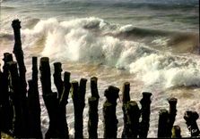 CPM La Bretagne En Couleurs Mer agitee sur la Cote de Saint Malo