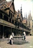 CPM Beaune Hotel Dieu La Cour d'Honneur et les Soeurs Hospitalieres