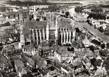 CPM Avion Au Dessus De Auxerre La Cathedrale St Etienne