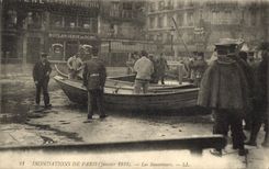 CPM Inondations de Paris Les Sauveteurs Janvier 1910