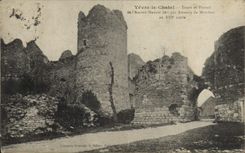CPA Vevre Le Chatel Tours et Portail de L'Ancien Manoir bati par Amaury de Montfort
