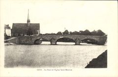 CPA Sens Le Pont et L'Eglise Saint Maurice