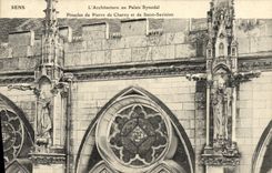 De la VENDIMIA de la POSTAL arquitectura Sens con los pináculos del paladar del synodal de Pedro de Charny y de Savinien Saint