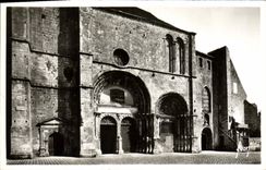 CPM Avallon Facade et Portails de L'Eglise St Lazare