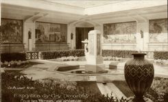 CPA Paris Exposition des Arts Decoratifs Cour des metiers Vue interieure