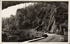 CPM Avallon Les Rochers A Cousin Le Pont