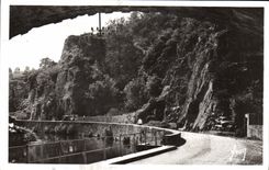 CPA Avallon Les Rochers A Cousin Le Pont