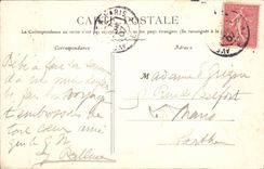 Alrededores de la POSTAL de la VENDIMIA de Red-redes en el Notre Dame Marne de la iglesia notable de la espina dorsal