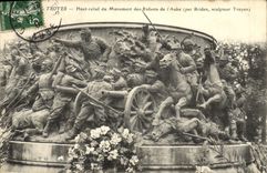 CPA Troyes Haut Relief Du Monument Des Enfants De l'Aube Militaria