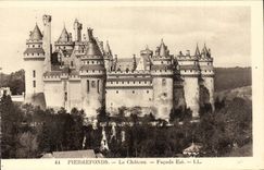 La POSTAL Pierrefonds de la VENDIMIA el ataque frontal del castillo es