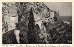 Menton Grimaldi Vue prise sur la frontiere italienne et le pont St louis