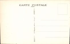 Jardín de Bourges de la POSTAL de la VENDIMIA de Fichaux cercano la alfombra verde