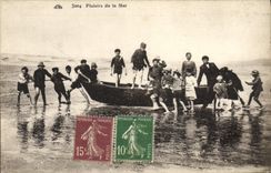 VINTAGE POSTCARD Pleasures of the sea Children