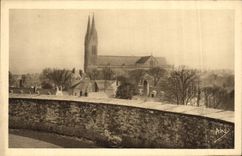 La POSTAL de la VENDIMIA encoleriza la catedral vista del castillo