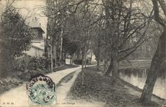 VINTAGE POSTCARD Ponds