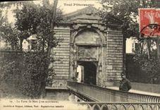 POSTAL Toul pintoresco de la VENDIMIA la puerta del militaria del soldado de Metz