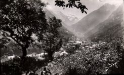 MODERN CARD Cauterets View