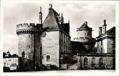 CPM Alencon Le Chateau vu de la place Foch