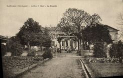 CPA Laforce Asiles J Bost La famille