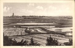 VINTAGE POSTCARD Croisic Holy Marshes towards Baiz