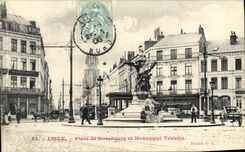 CPA Lille Place De Strasbourg Et Monument Testelin