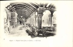 La POSTAL de la VENDIMIA encoleriza el hospital santo Jean el claustro