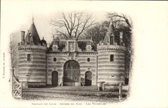 VINTAGE POSTCARD Castle of Lude Entered of the park turrets