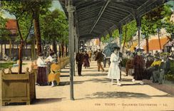 CPA Vichy Galeries couvertes