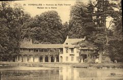VINTAGE POSTCARD Versailies the Hamlet of small Trianon House of the queen