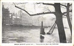 VINTAGE POSTCARD Paris Floods Quay Of the Goldsmiths Seen from