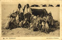 VINTAGE POSTCARD Touggourt Famillie de Nomades