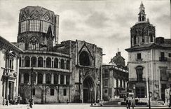 CPA Valencia Plaza de la Constitucion y Puerta de la catedral