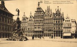 CPA Anvers Grand place et Monument Brabo